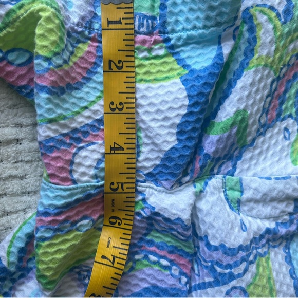 Lilly Pulitzer The Callahan short size 2. Pale pop art sea theme in pique. Nice! - Picture 5 of 14